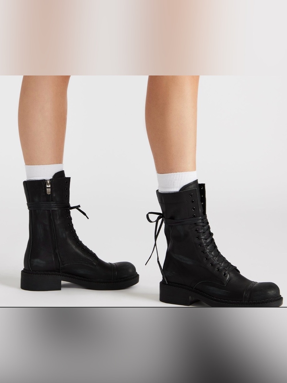 Steve Madden Crimson Combat Boots in Distressed black/ dark gray. Size 10